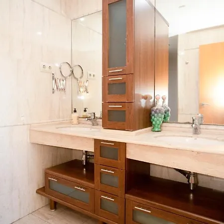 Grand - 8 Min To Center By Metro Apartment *