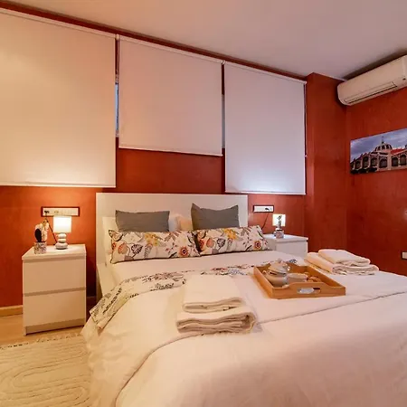 Grand - 8 Min To Center By Metro Daire