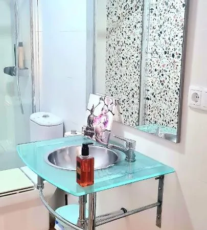 Grand - 8 Min To Center By Metro *