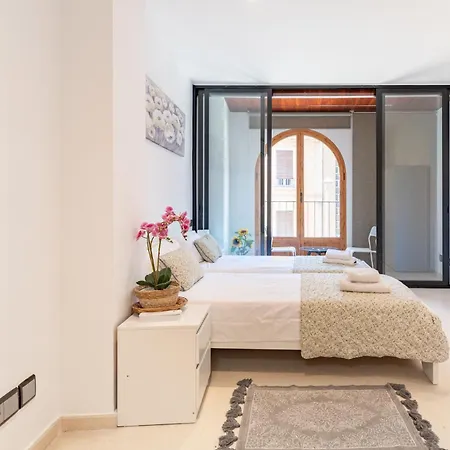 Grand - 8 Min To Center By Metro Διαμέρισμα *